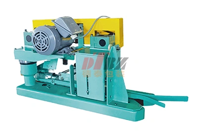 Устройство подгиба и протяжки мешков с обрезкой кромки